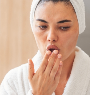 Bad breath, model 1, The Smile Collective