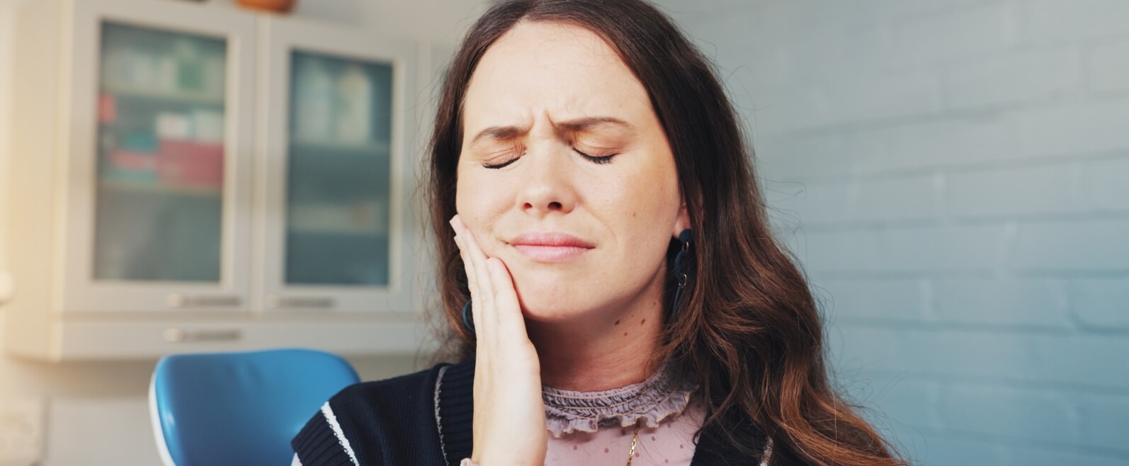 Gum disease symptoms, blog model 01